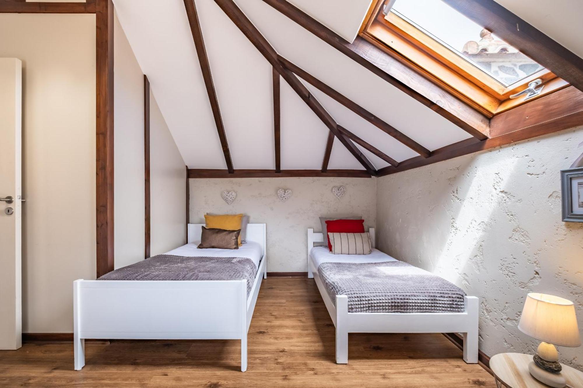 Sao Jorge Cottage - By Wehost Santana  Exteriör bild