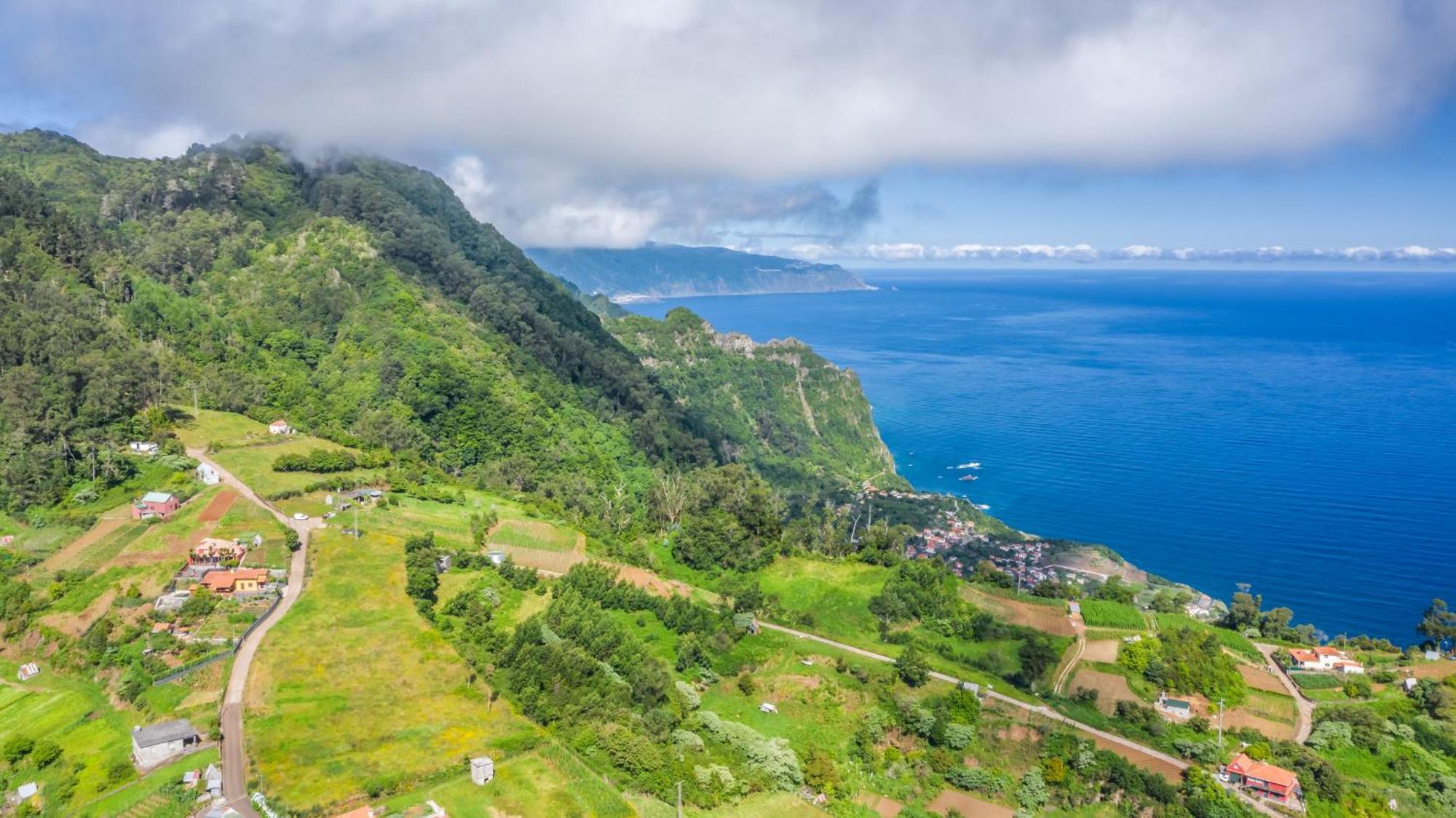 Sao Jorge Cottage - By Wehost Santana  Exteriör bild