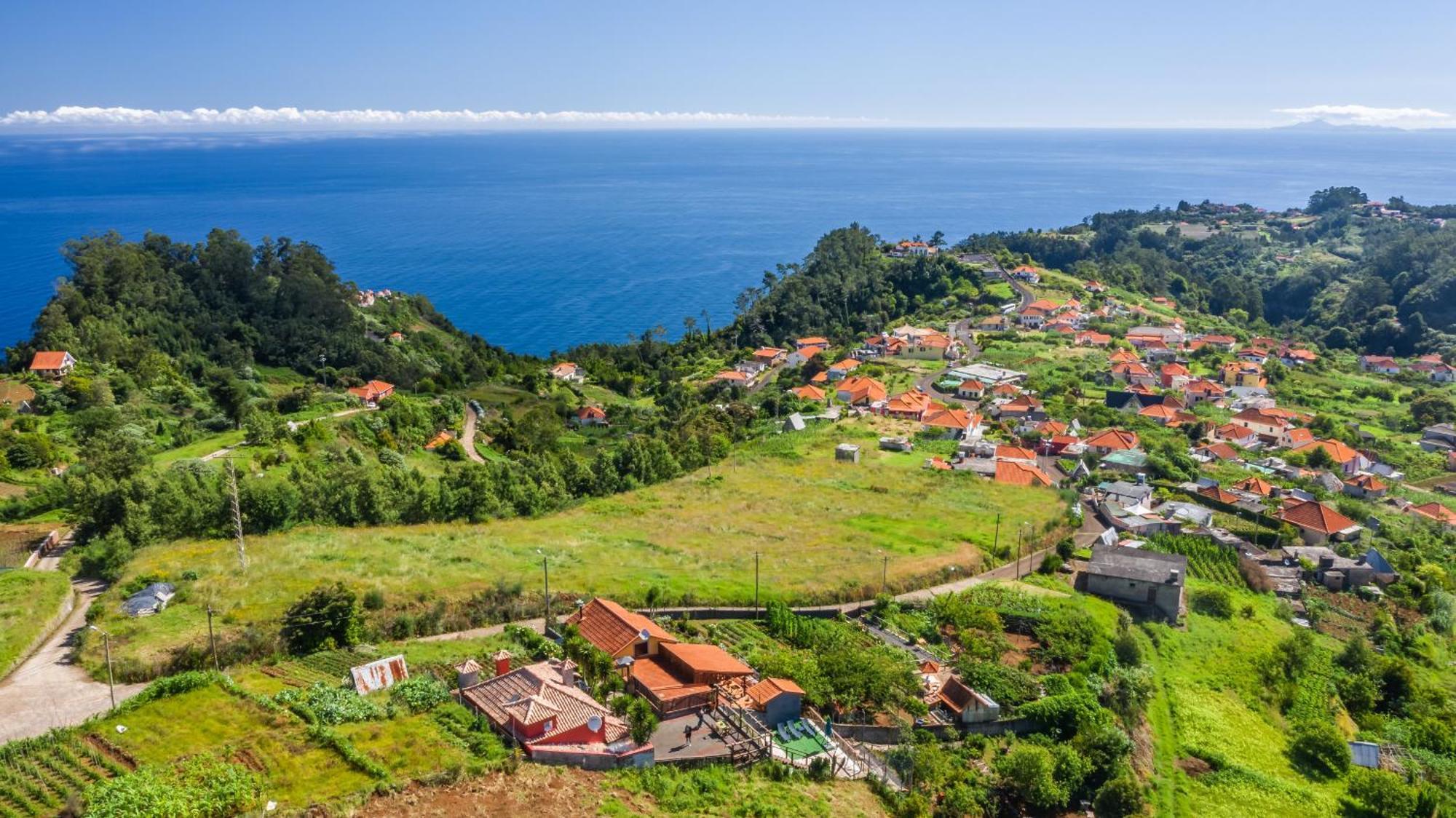 Sao Jorge Cottage - By Wehost Santana  Exteriör bild